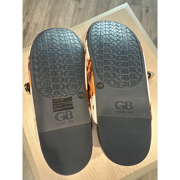 Gianni Bini Slip-On Cow Print Calf Hair Buckle Detail Mule Size 8.5M - Picture 7 of 7